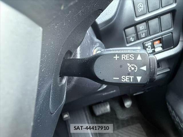 Toyota NOAH 2021-04 6996377-4