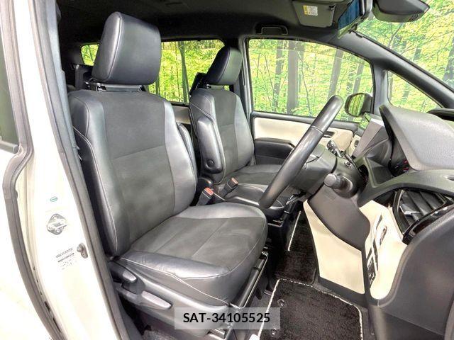 Toyota NOAH 2018-04 6996376-7
