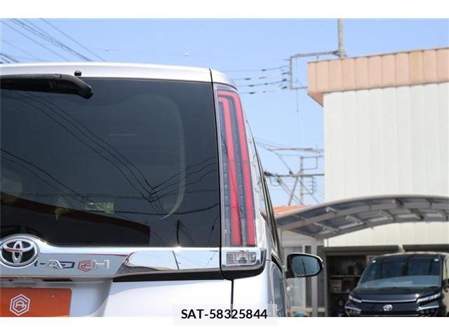 Toyota NOAH 2018-12 6996380-13