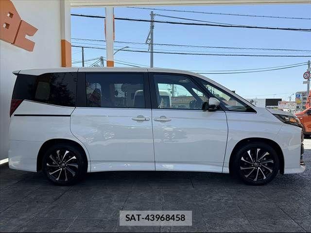 Toyota NOAH 2023-09 6996334-11