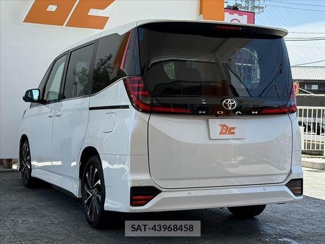 Toyota NOAH 2023-09 6996334-12