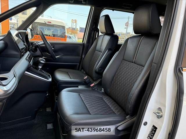 Toyota NOAH 2023-09 6996334-16