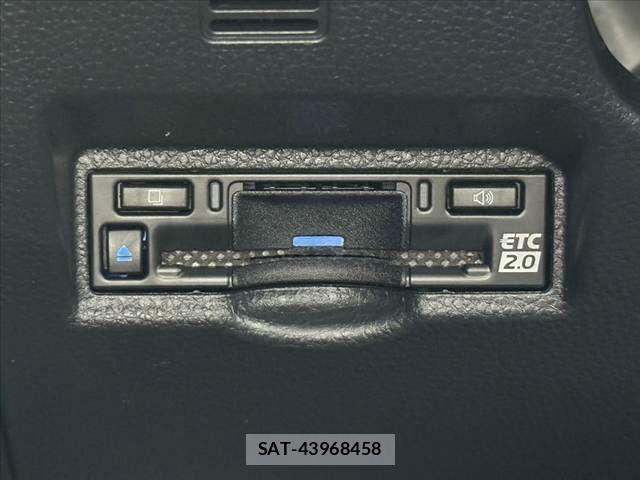 Toyota NOAH 2023-09 6996334-25