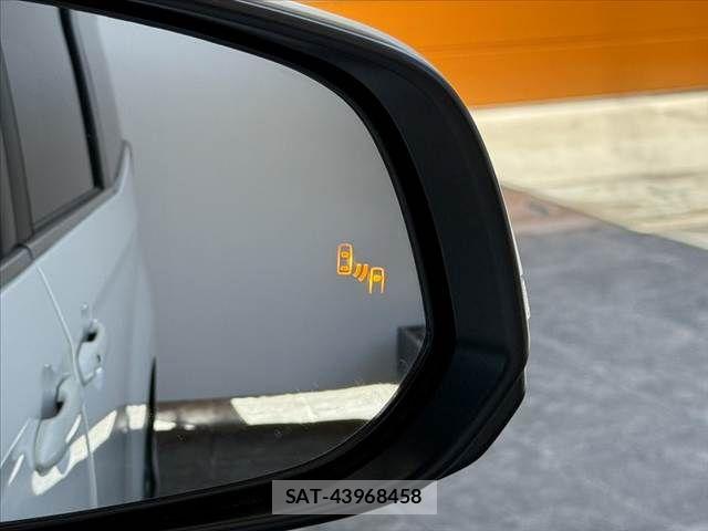 Toyota NOAH 2023-09 6996334-5