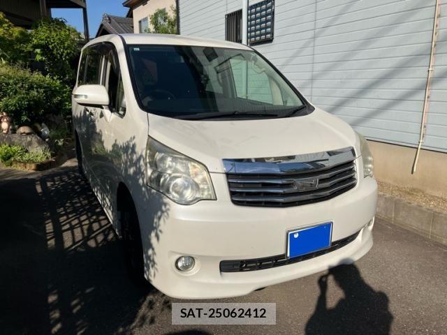 Toyota NOAH 2013-10 6996396-0