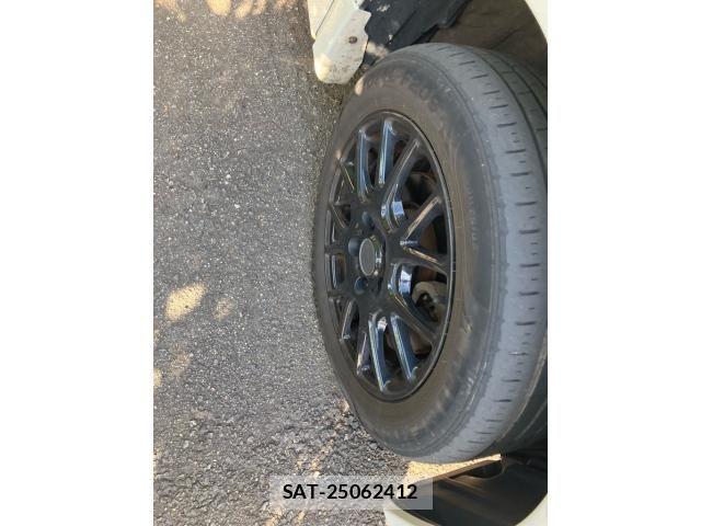 Toyota NOAH 2013-10 6996396-7