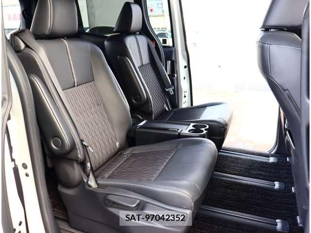 Toyota NOAH 2023-03 6996306-8