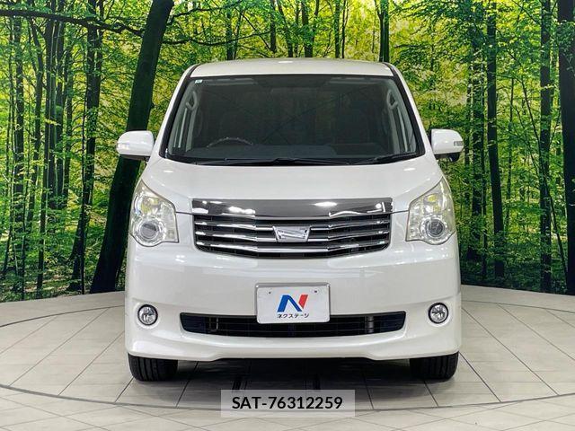 Toyota NOAH 2012-06 6996394-13