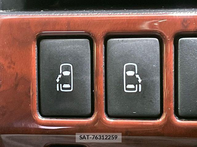 Toyota NOAH 2012-06 6996394-2