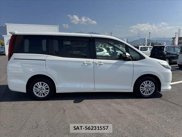 Toyota NOAH 2015-01 6996386-10