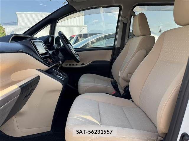Toyota NOAH 2015-01 6996386-16