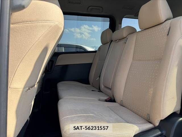 Toyota NOAH 2015-01 6996386-18