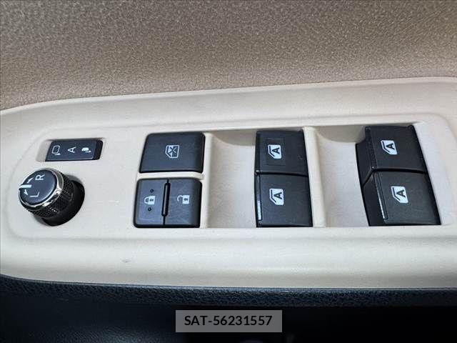 Toyota NOAH 2015-01 6996386-27