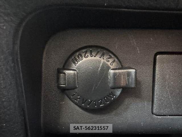 Toyota NOAH 2015-01 6996386-29