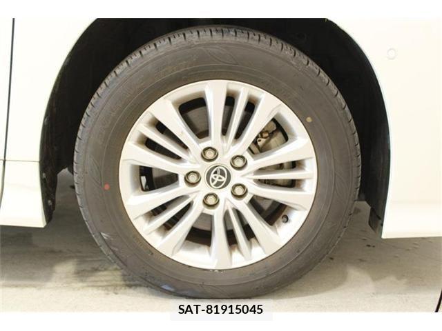 Toyota NOAH 2022-01 6996367-21