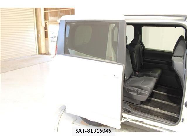 Toyota NOAH 2022-01 6996367-29