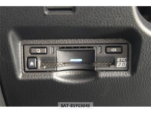 Toyota NOAH 2022-01 6996367-3