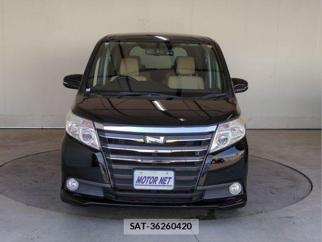 Toyota NOAH 2014-06 7021079-16