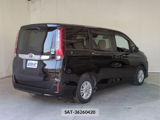 Toyota NOAH 2014-06 7021079-1