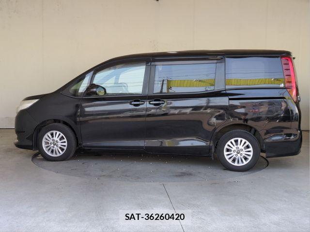 Toyota NOAH 2014-06 7021079-21