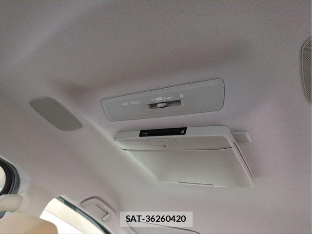 Toyota NOAH 2014-06 7021079-5