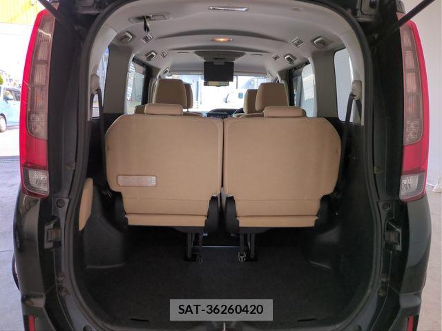 Toyota NOAH 2014-06 7021079-6