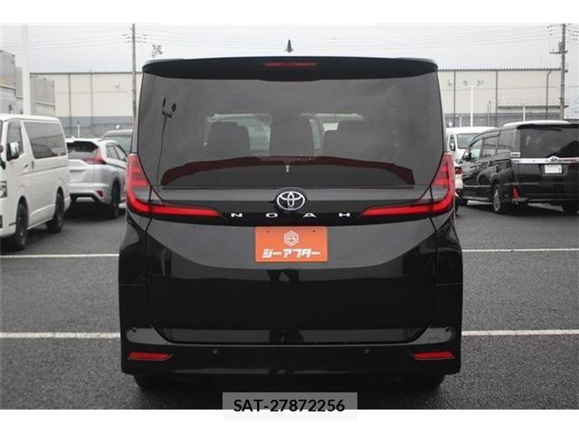 Toyota NOAH 2022-03 7021069-11