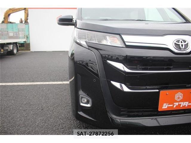 Toyota NOAH 2022-03 7021069-14