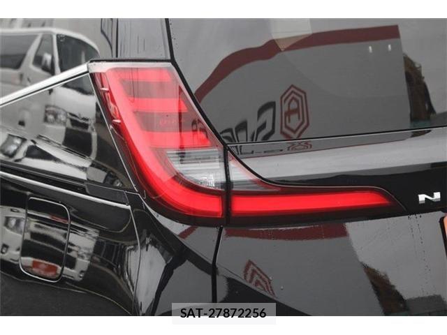 Toyota NOAH 2022-03 7021069-17