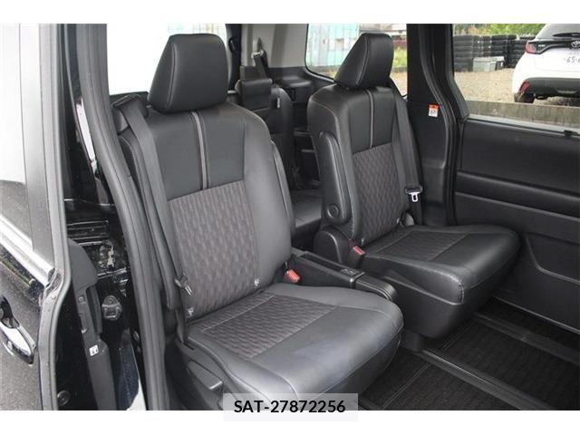 Toyota NOAH 2022-03 7021069-22