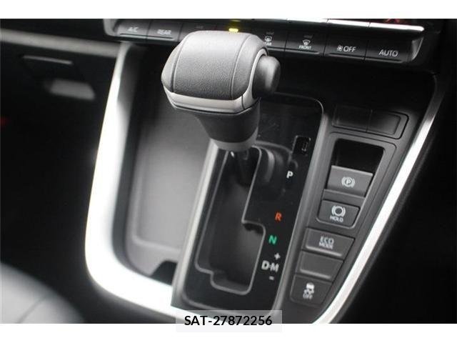 Toyota NOAH 2022-03 7021069-26