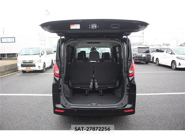Toyota NOAH 2022-03 7021069-29