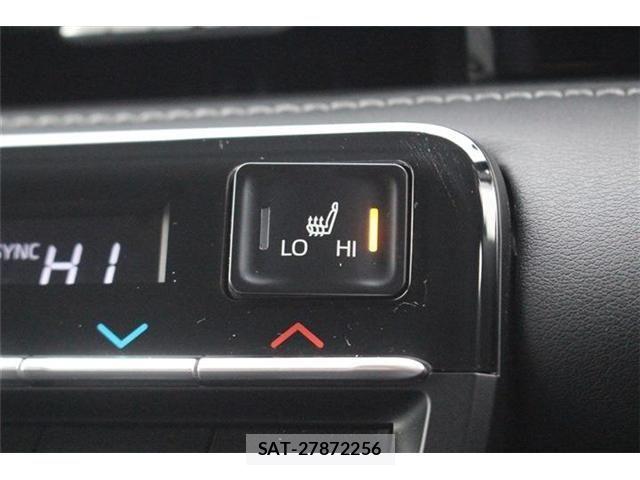 Toyota NOAH 2022-03 7021069-4