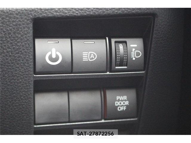 Toyota NOAH 2022-03 7021069-8