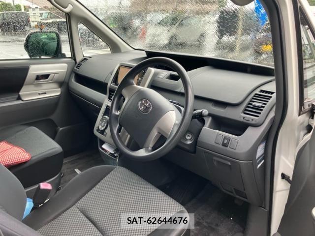 Toyota NOAH 2007-10 7021078-7