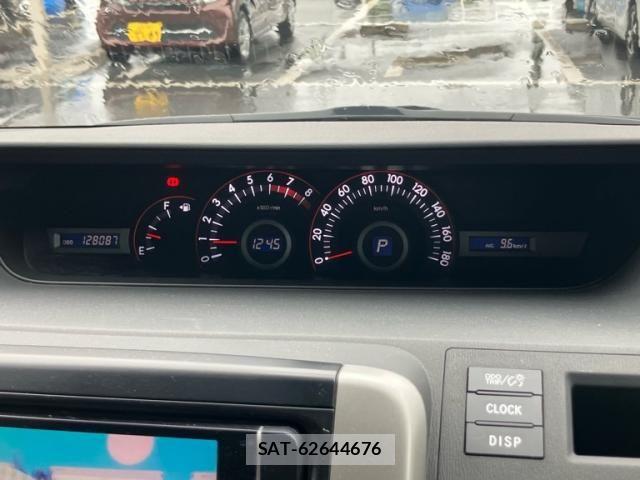 Toyota NOAH 2007-10 7021078-10