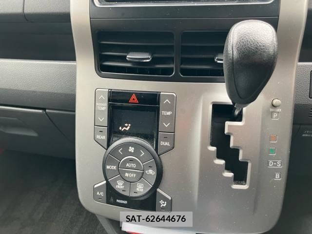 Toyota NOAH 2007-10 7021078-13