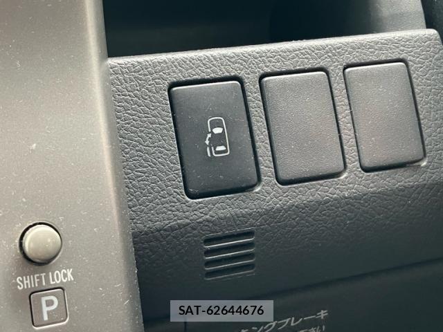 Toyota NOAH 2007-10 7021078-14