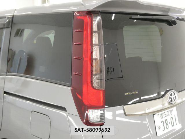 Toyota NOAH 2016-10 7021073-10