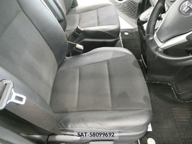 Toyota NOAH 2016-10 7021073-11