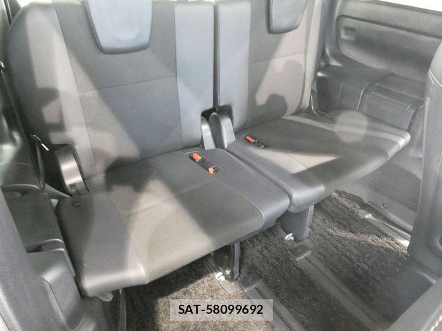 Toyota NOAH 2016-10 7021073-15