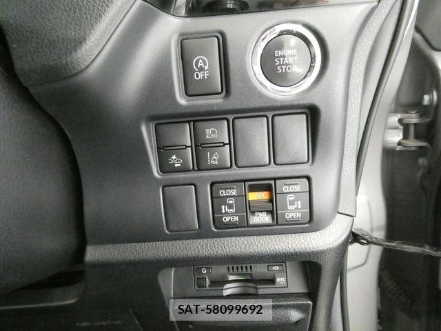 Toyota NOAH 2016-10 7021073-23