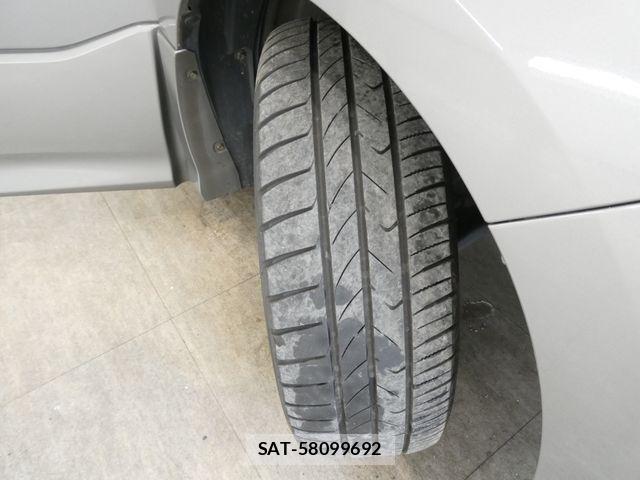 Toyota NOAH 2016-10 7021073-27