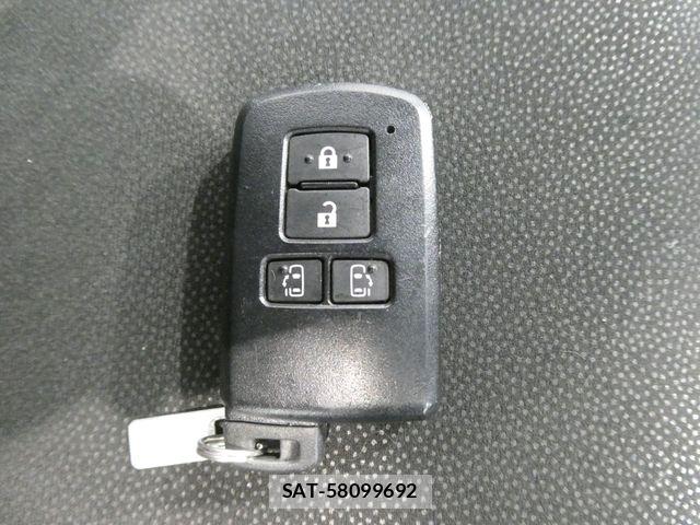 Toyota NOAH 2016-10 7021073-29