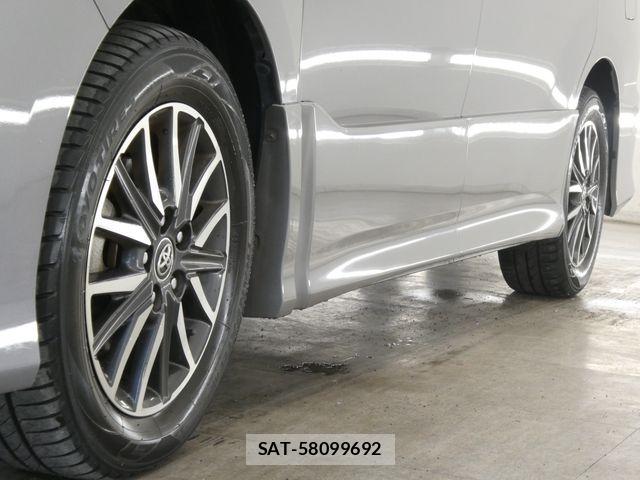 Toyota NOAH 2016-10 7021073-7