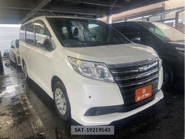 Toyota NOAH 2017-05 7021075-0