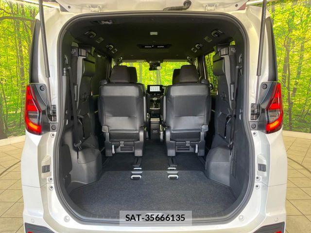 Toyota NOAH 2023-04 7021068-10
