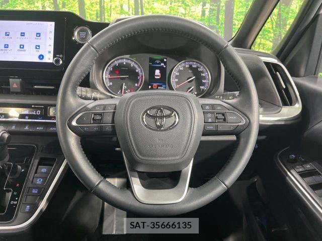 Toyota NOAH 2023-04 7021068-11
