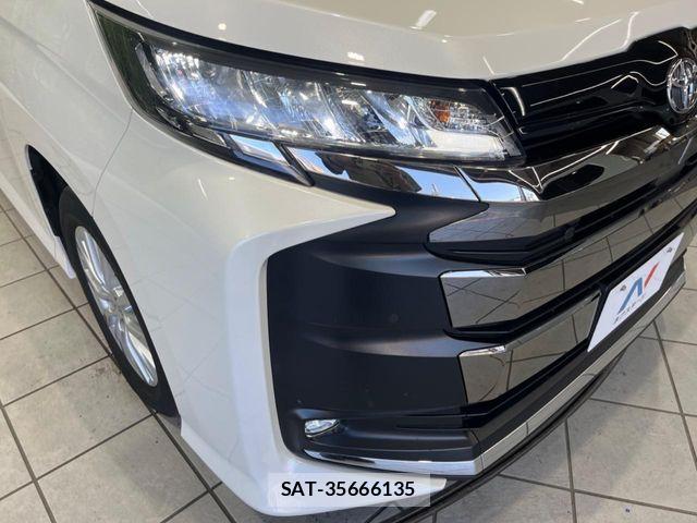 Toyota NOAH 2023-04 7021068-12