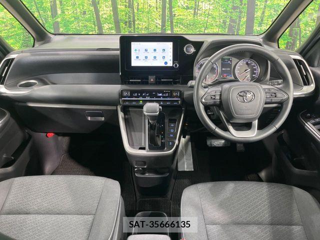 Toyota NOAH 2023-04 7021068-1